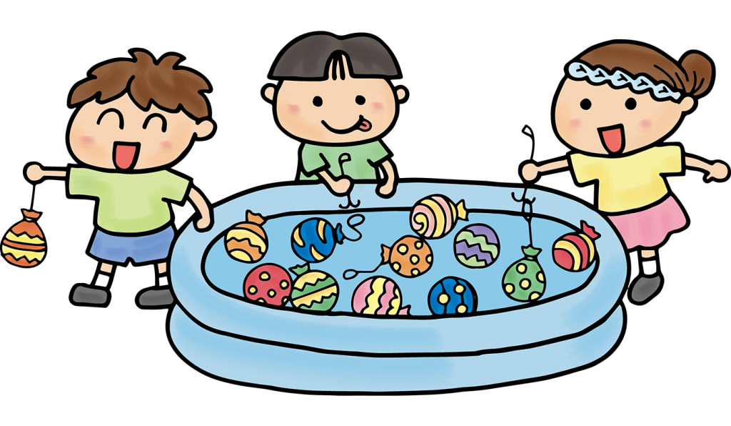 「水風船すくいをする子供たち（夏祭り）」のフリーイラスト